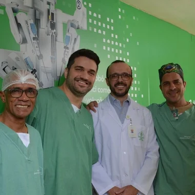 Novo robô cirúrgico estreia no HSI beneficiando três pacientes oncológicos