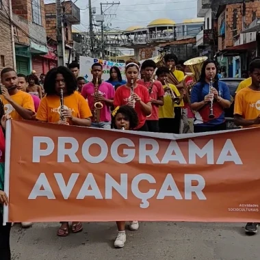 Alunos do Programa Avançar fazem caminhada em conscientização à campanha Setembro Amarelo