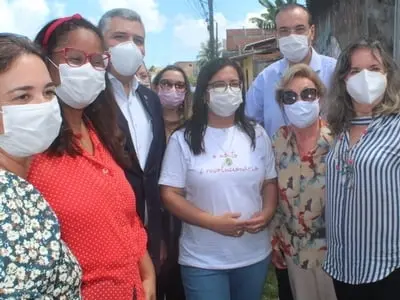 Vice-prefeita visita projeto social da Santa Casa da Bahia no Bairro da Paz
