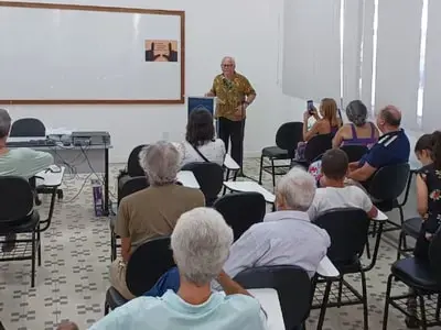 Cineasta Oscar Santana realiza palestra sobre a história do cinema na Bahia 
