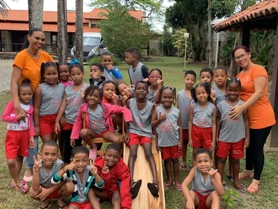 Alunos do CEI São Francisco visitam Associação de Yoga e têm manhã em contato com a natureza 