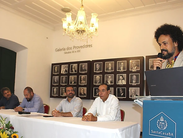 SMS realiza cerimônia de formatura para 17 novos especialistas das turmas de residência médica