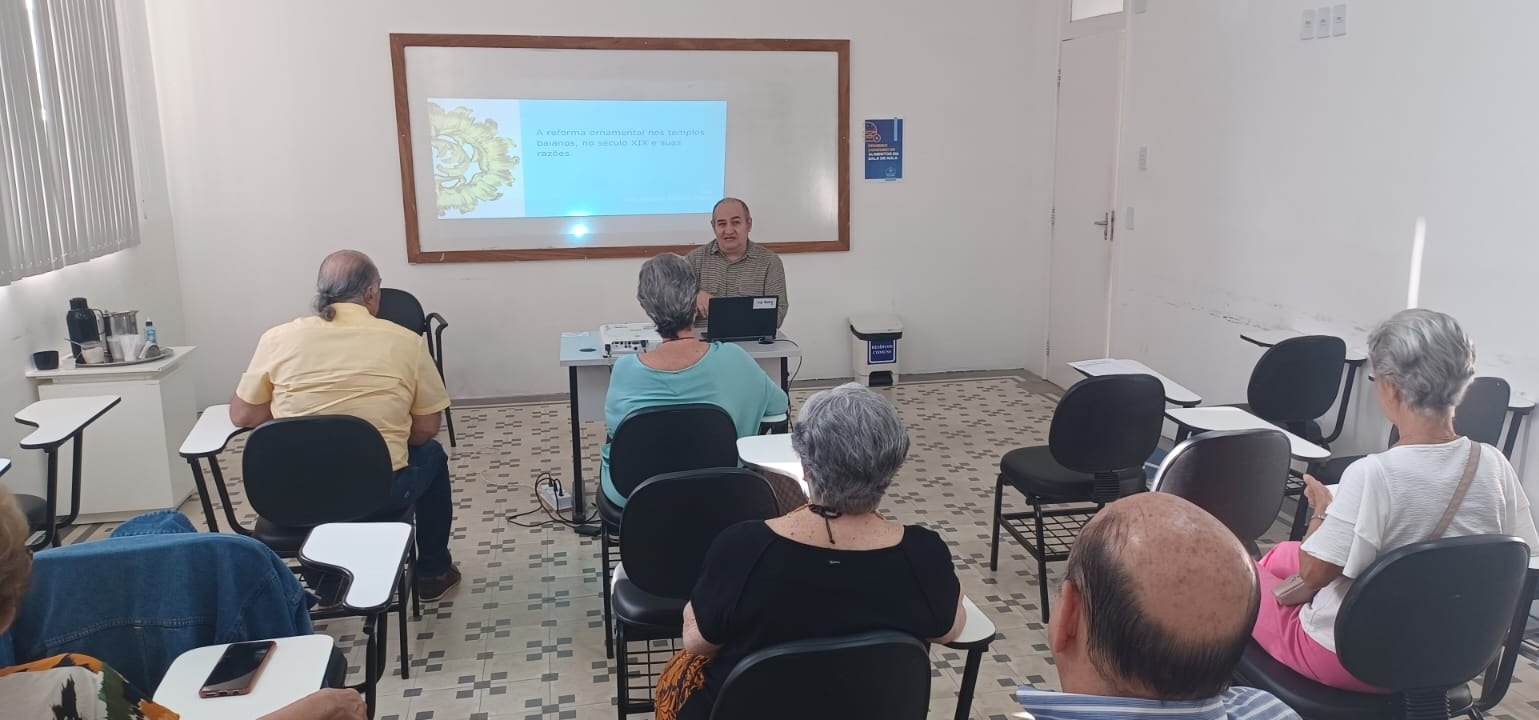 Historiador da arte ministra palestra na Santa Casa da Bahia sobre a talha neoclássica 
