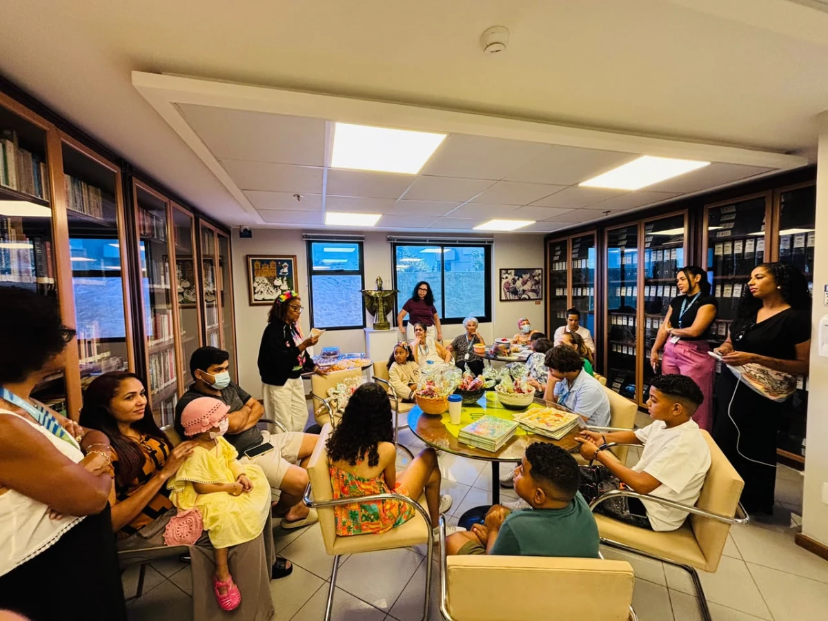 Crianças atendidas na Casa de Apoio Solange Fraga fazem visita ao Instituto ACM