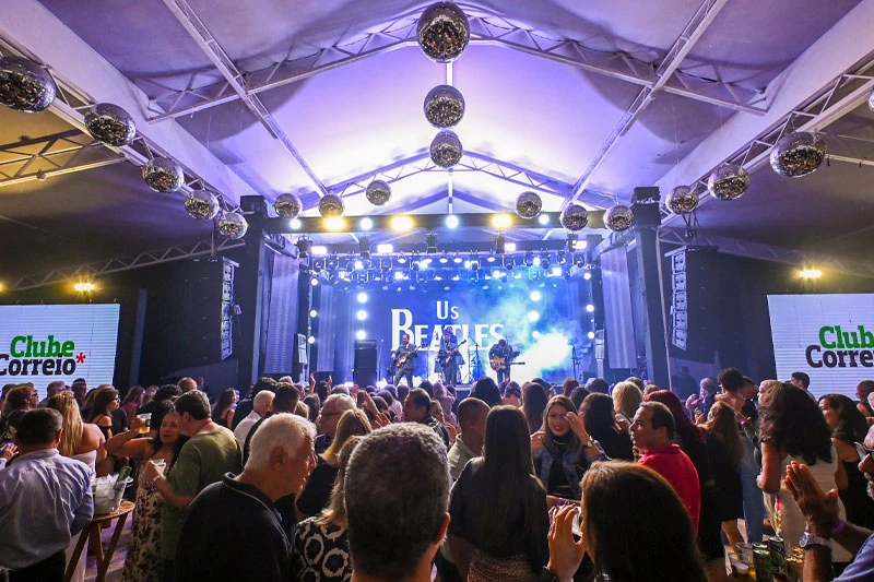 O espaço para festas é modulável e comporta de 50 a 1.500 pessoas